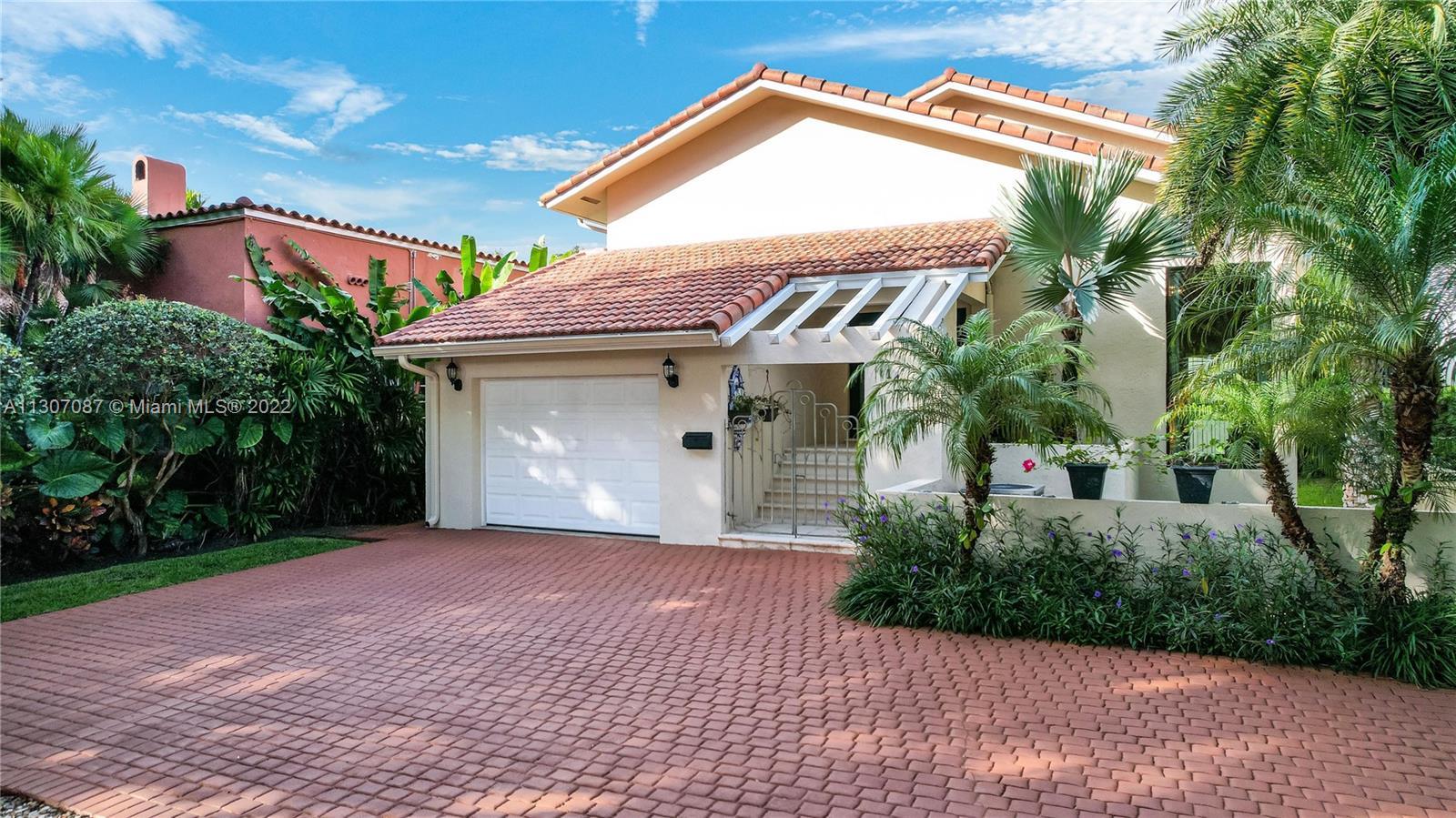 Photo of 1421 Sorolla Ave in Coral Gables, FL