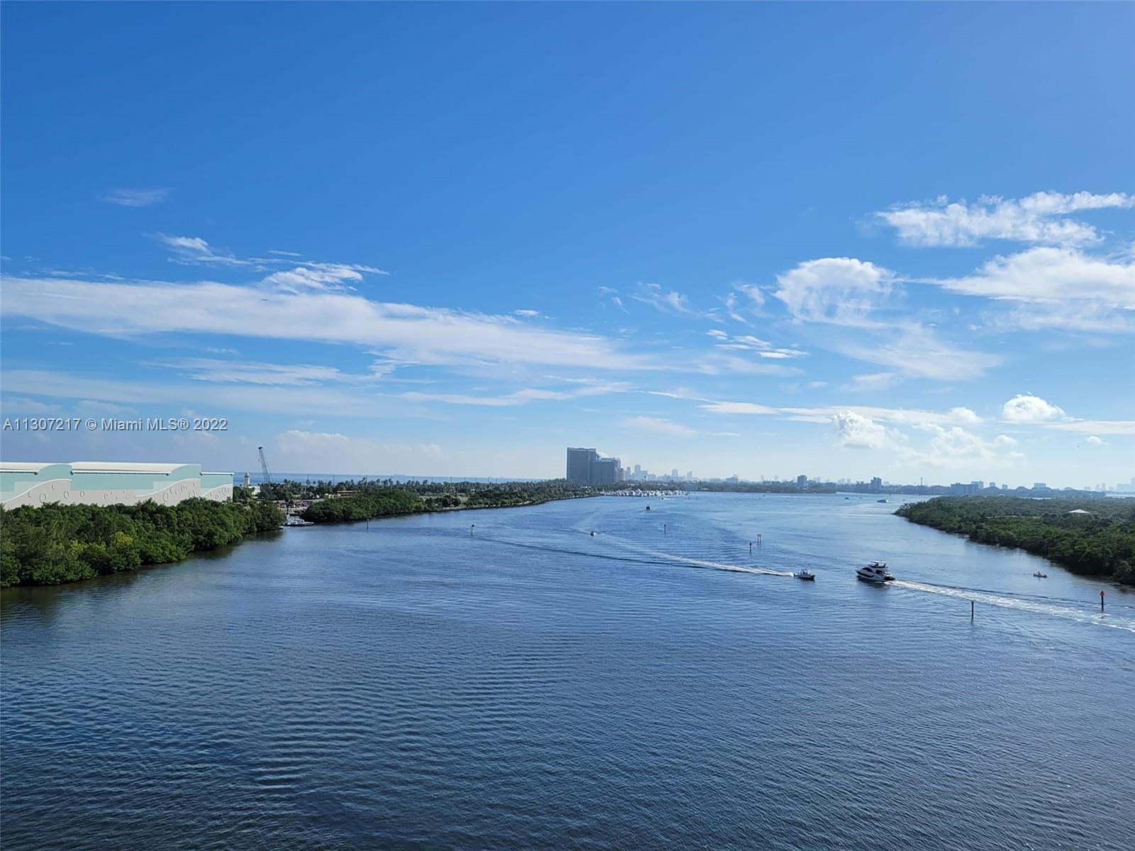 Spectacular unobstructed view of the intracoastal and the ocean. Enjoy the beautiful sunrises and su