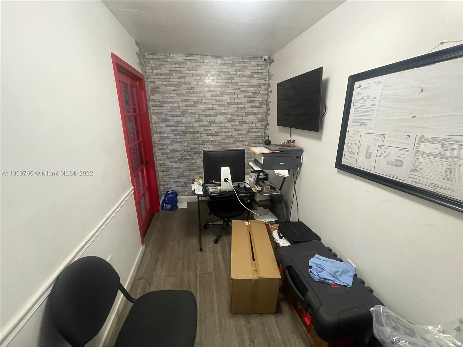 Photo of 8030 NW 103rd St in Hialeah Gardens, FL