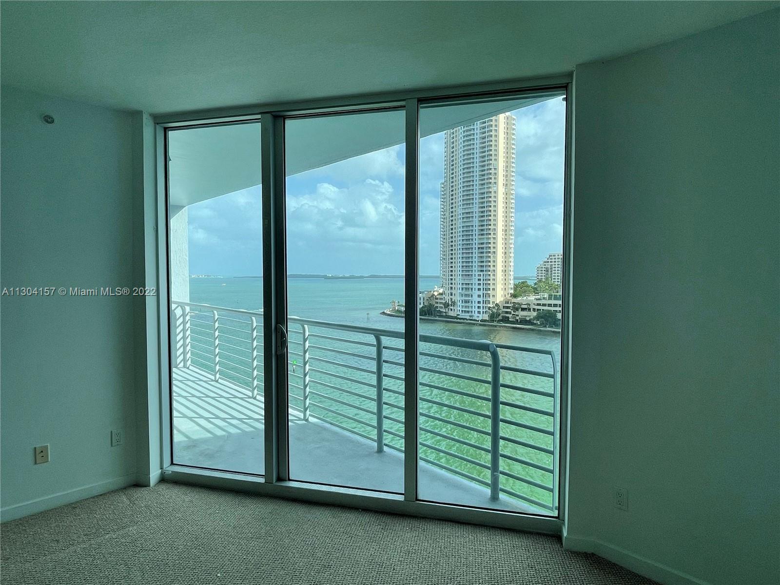 Fabulous Biscayne Bay views from this ample 1 bedroom / 1 bath unit. Condo comes with Italian kitche