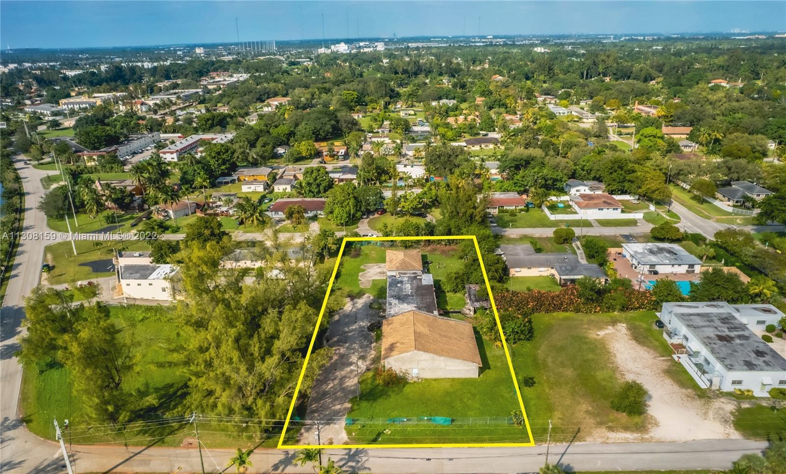 Photo of 25 NW 150th St in Miami, FL