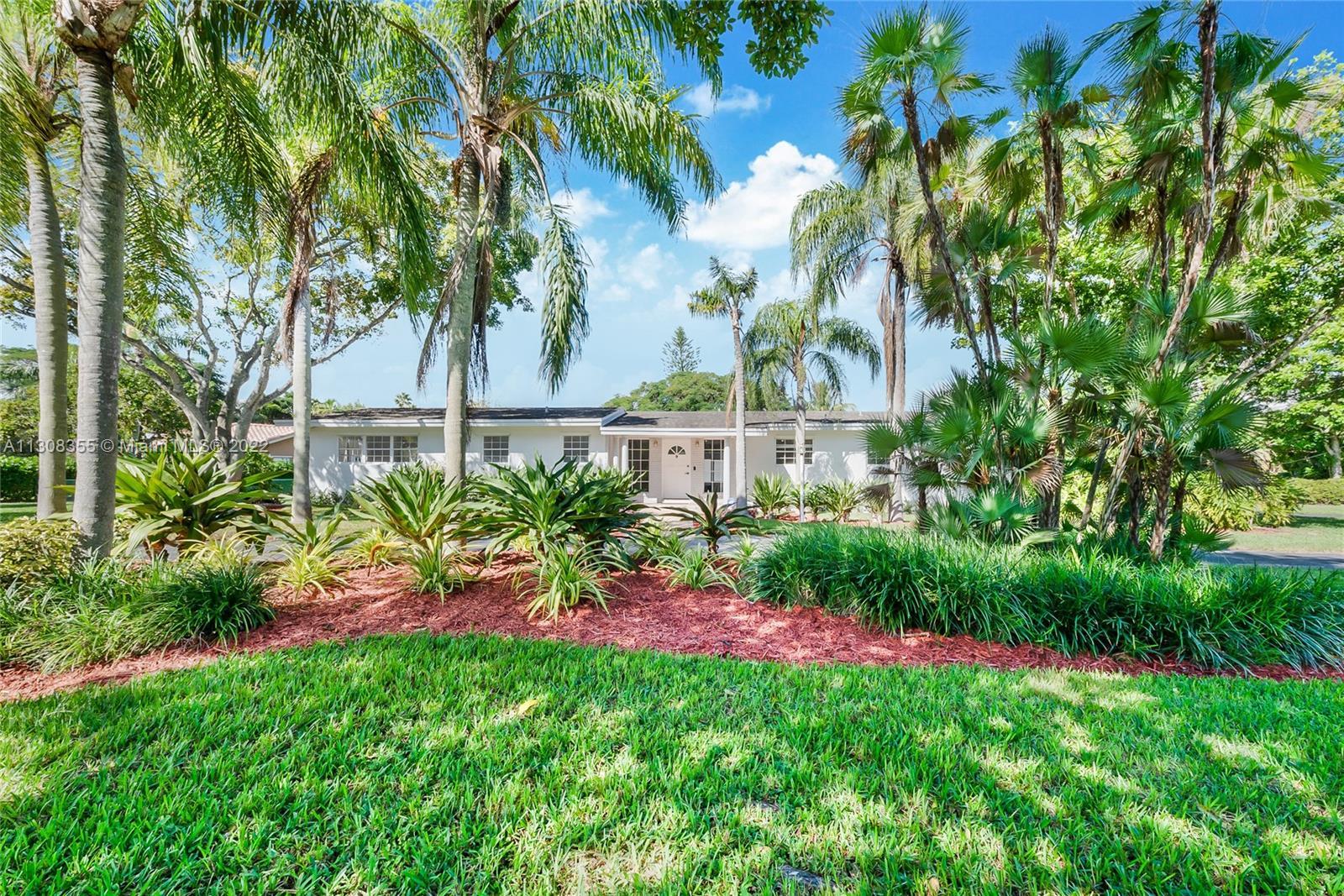 Photo of 7451 SW 112th St in Pinecrest, FL