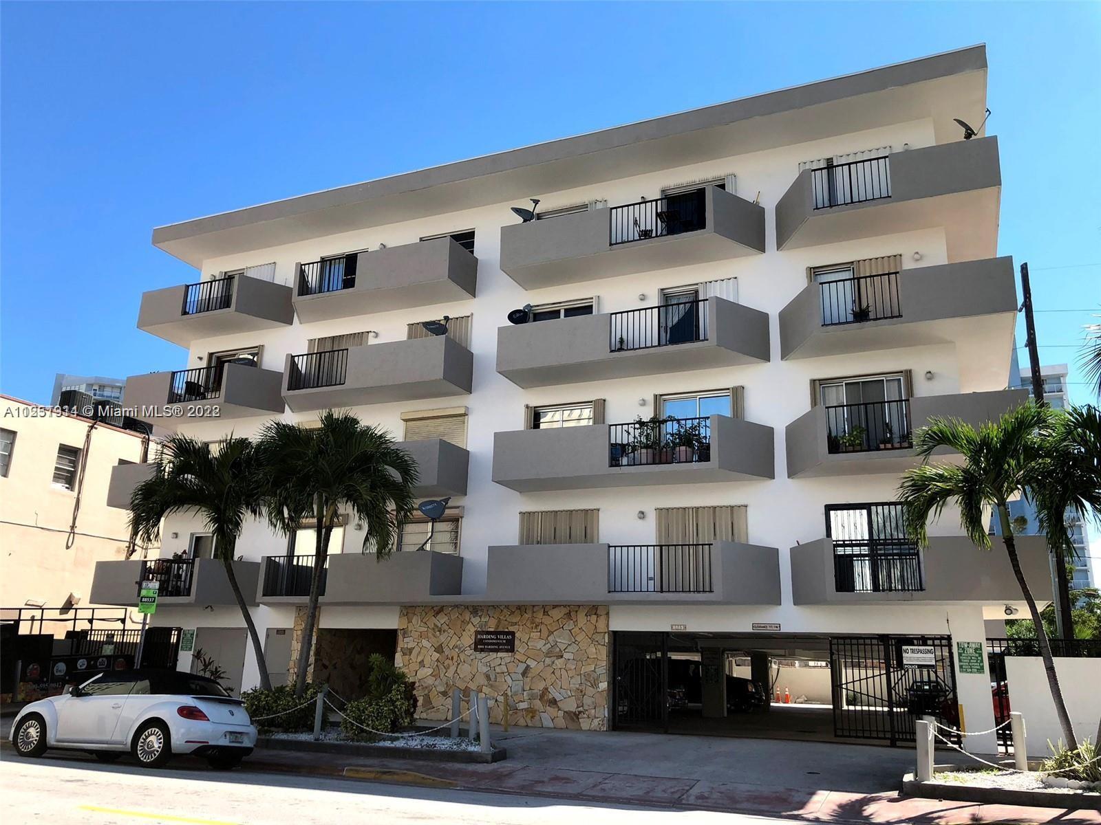 Very nice remodeled 1 bed, 1.5 bath apartment, walking distance to the beach, shops, restaurant, and