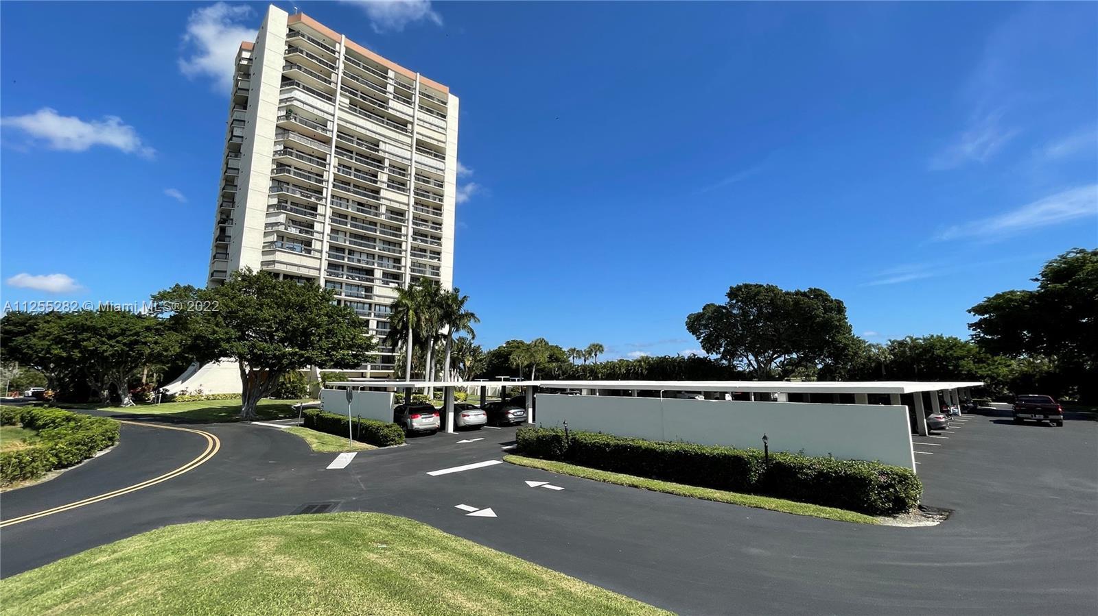 JUST REDUCED!!! Updated spacious 2/2 on the 10th floor of a highrise building with a doorman, pool, 