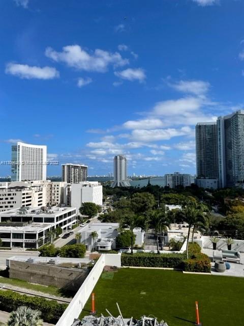Live in the trendiest, centrally located area of Miami. Walking distance to art venues, shopping, re