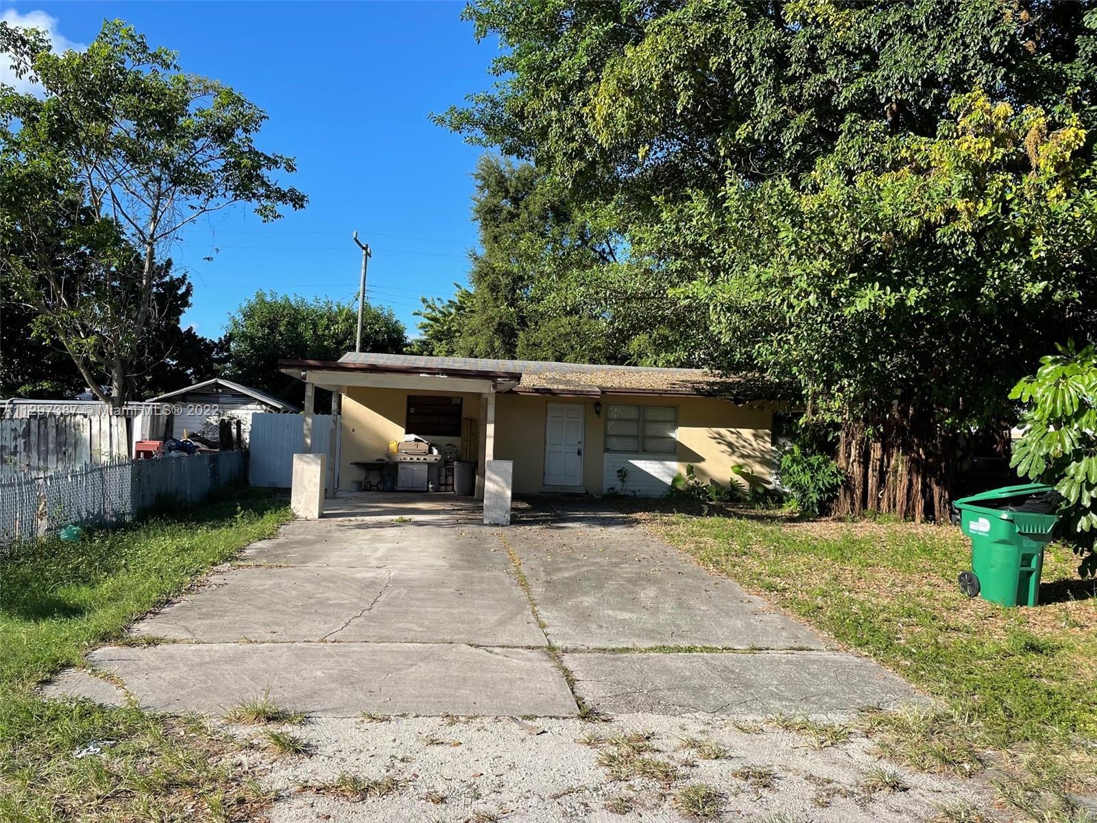 Photo of 2755 NE 207th St in Aventura, FL