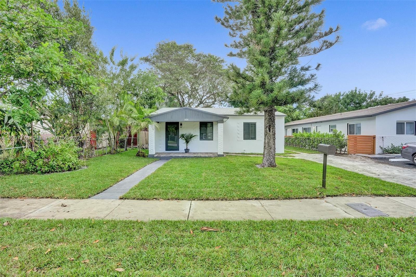 Great starter home located in an up and coming neighborhood near Wilton Manors.  New roof installed 