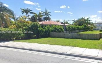 5600 sqf lot size in an spectacular location to develop a 2 floors single family residential.