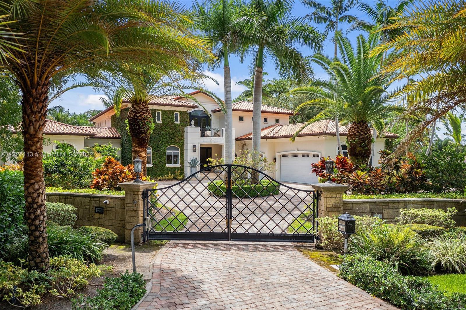 Photo of 12975 Old Cutler Rd in Pinecrest, FL