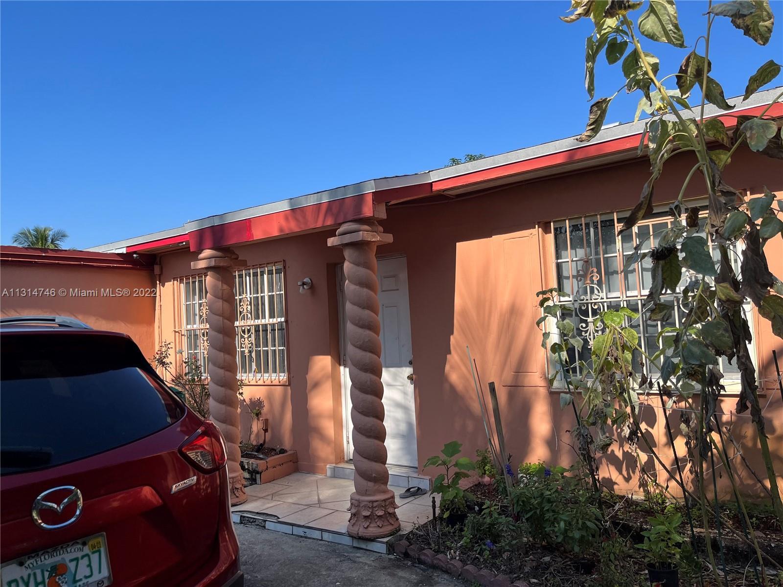 Photo of 865 NE 172nd Ter in Miami, FL