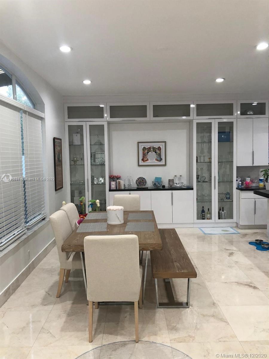 Photo of 3830 SW 51st St in Hollywood, FL