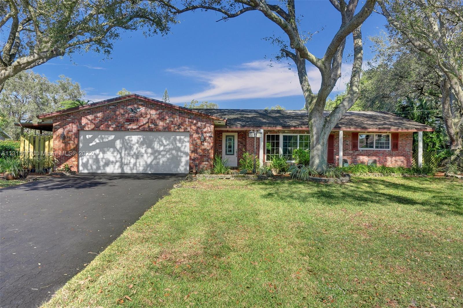 Photo of 14141 SW 21st St in Davie, FL