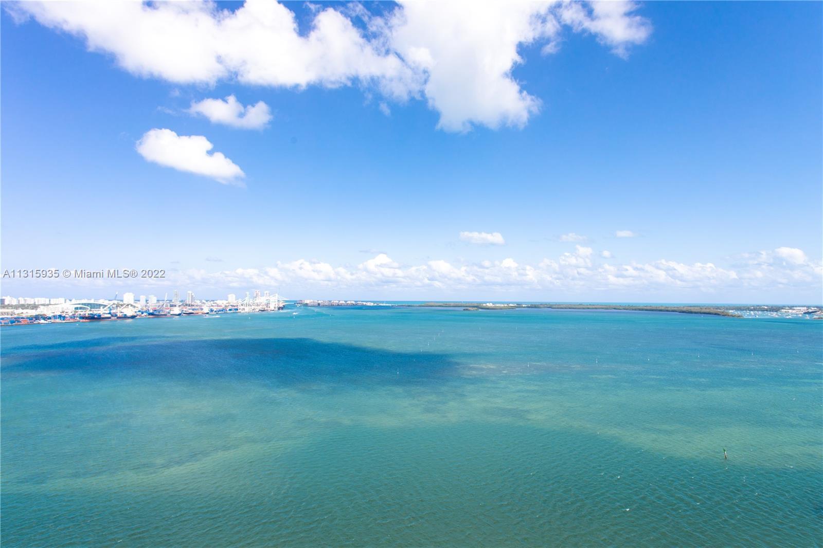 Photo of 520 Brickell Key Dr #PH03 in Miami, FL