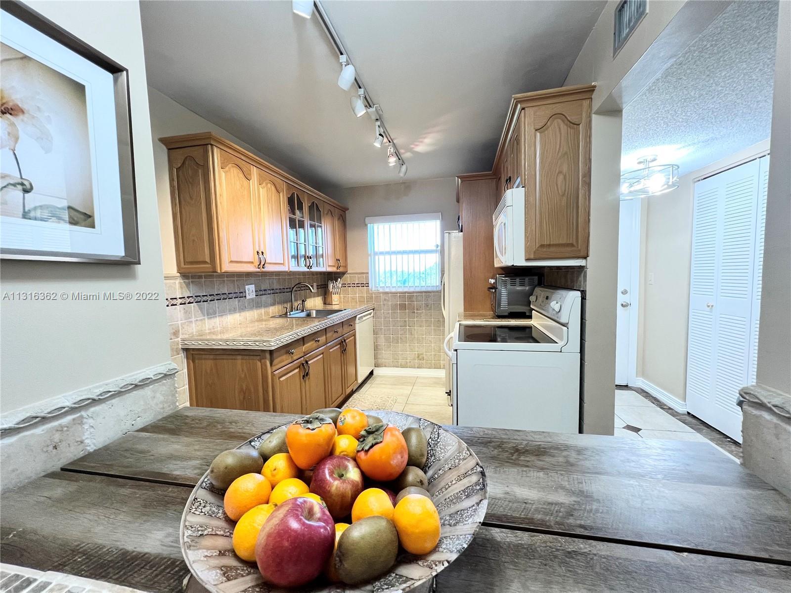 Photo of 4111 Stirling Rd #502 in Dania Beach, FL