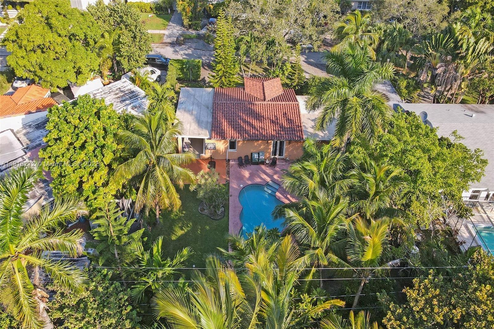 Photo of 2052 Alamanda Dr in North Miami, FL