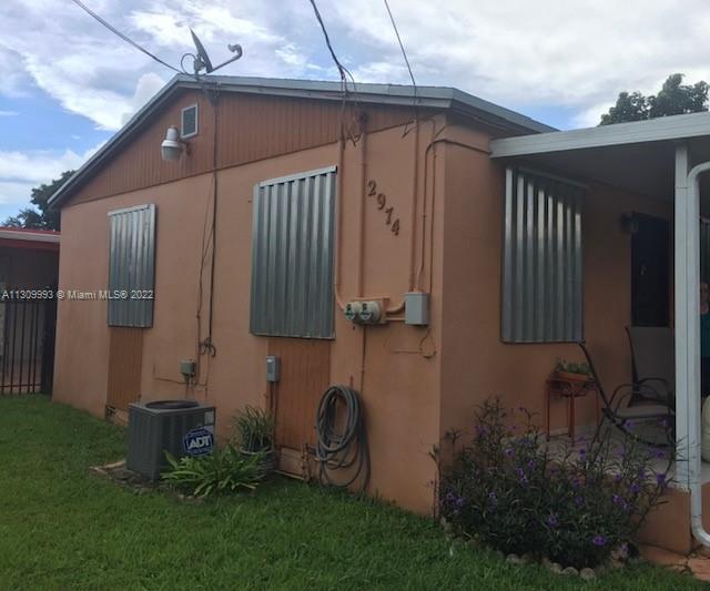 Photo of 2974 NW 30th St in Miami, FL