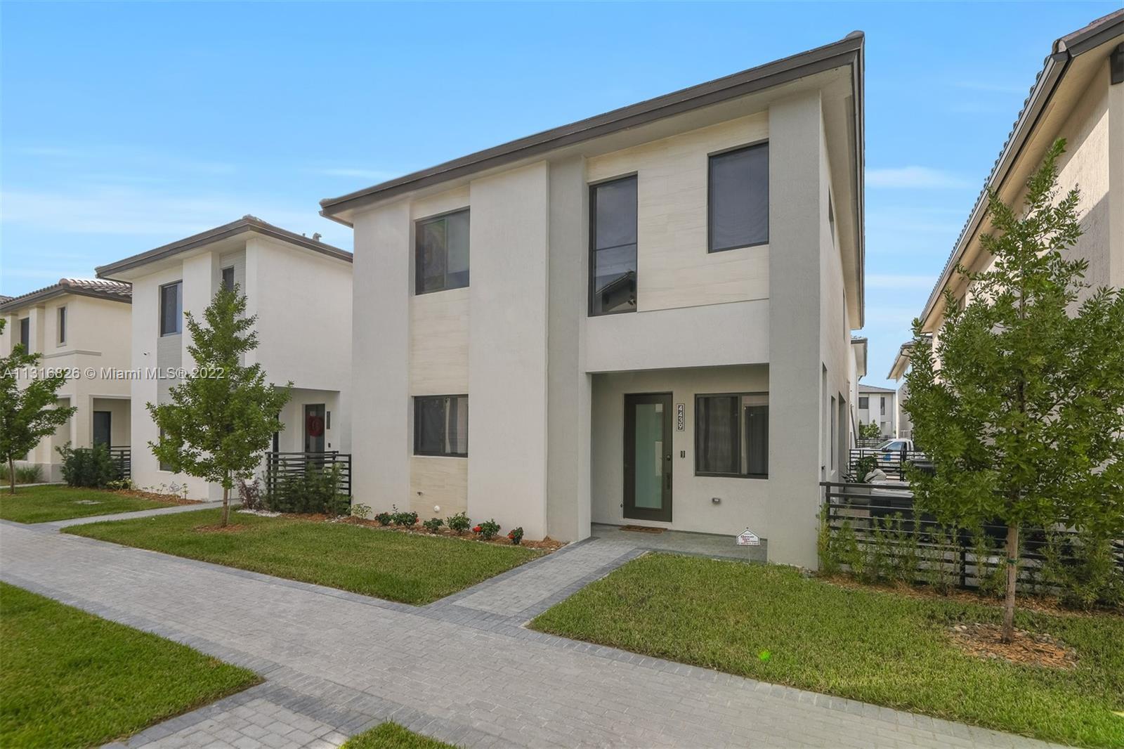 Photo of 4439 NW 81st Ave in Doral, FL