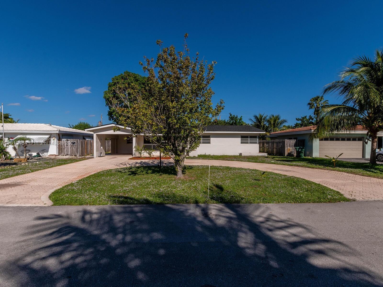 Photo of 1553 NE 46th St in Oakland Park, FL