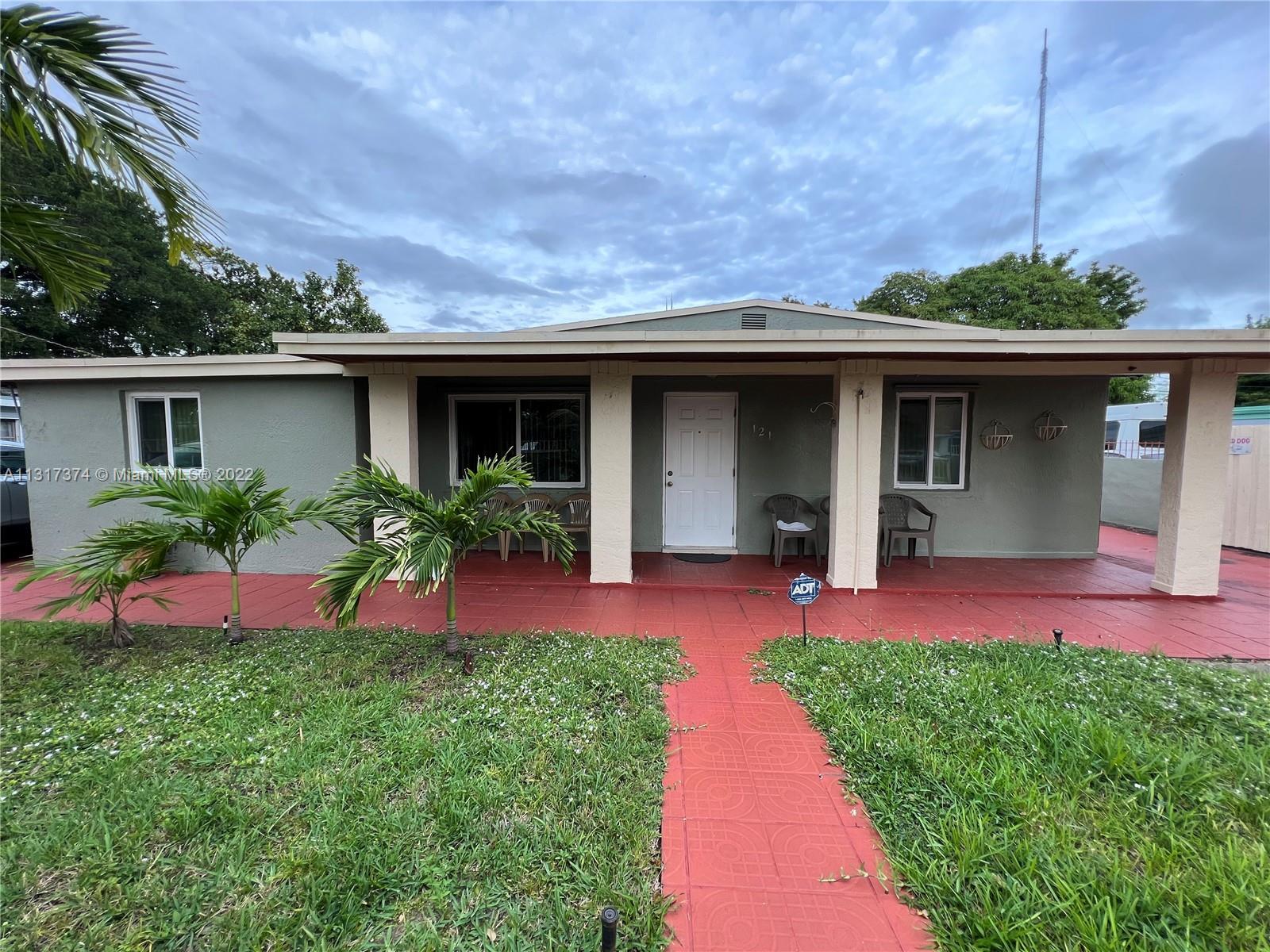 Photo of 121 Ronald Rd in West Park, FL