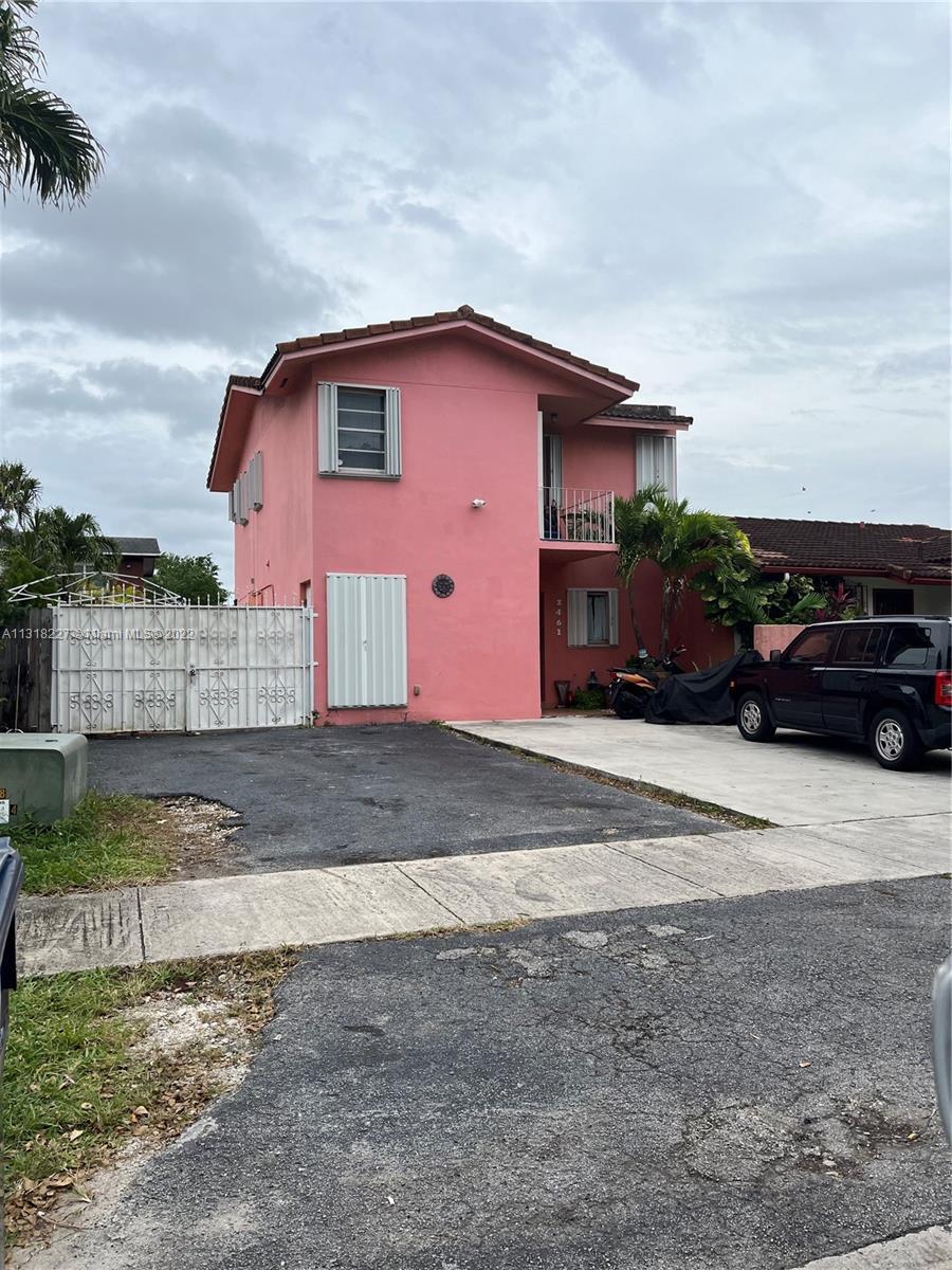 Photo of 2461 SW 112th Ct in Miami, FL