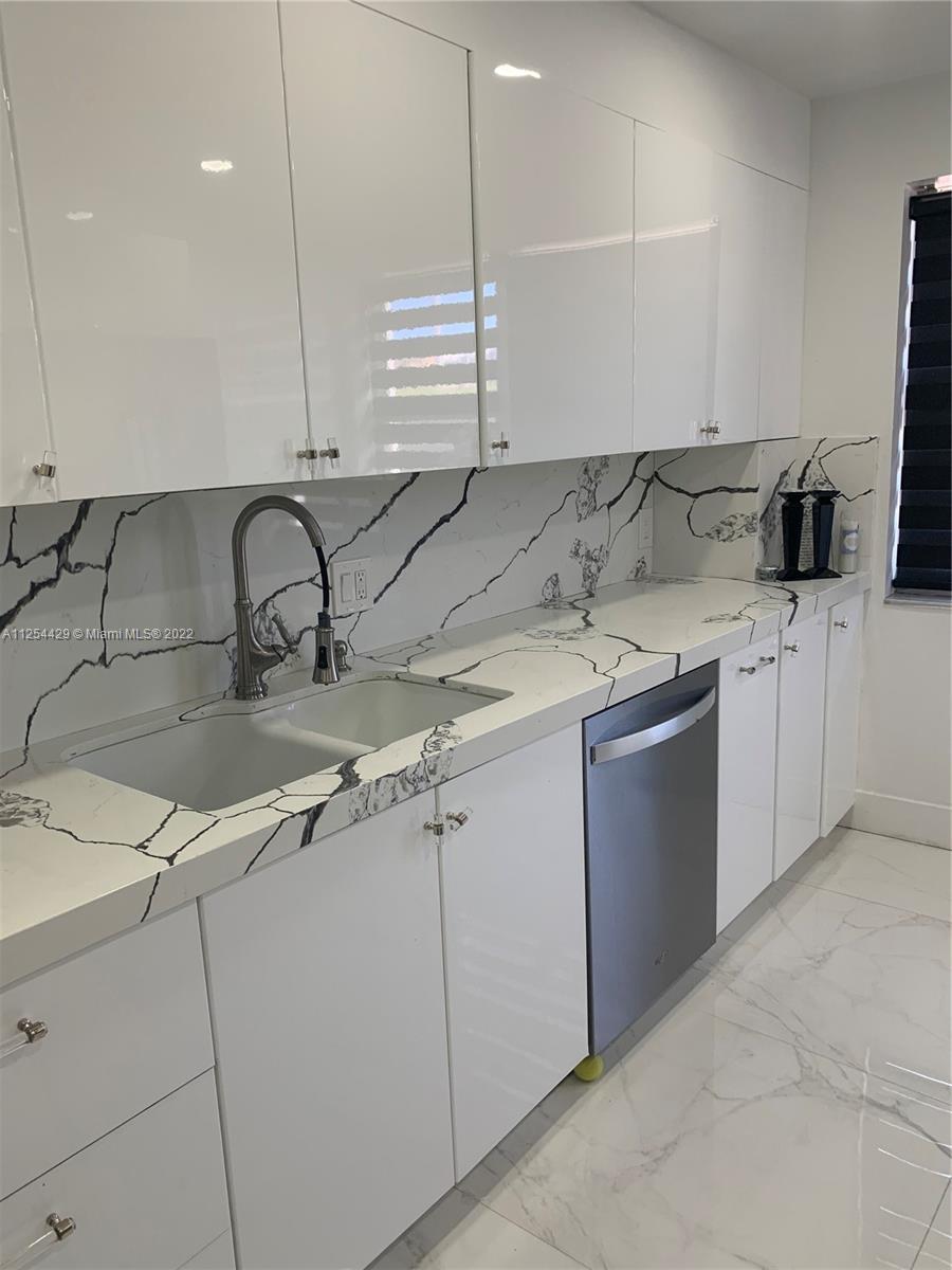 Photo of 2801 NE 183rd St #101W in Aventura, FL