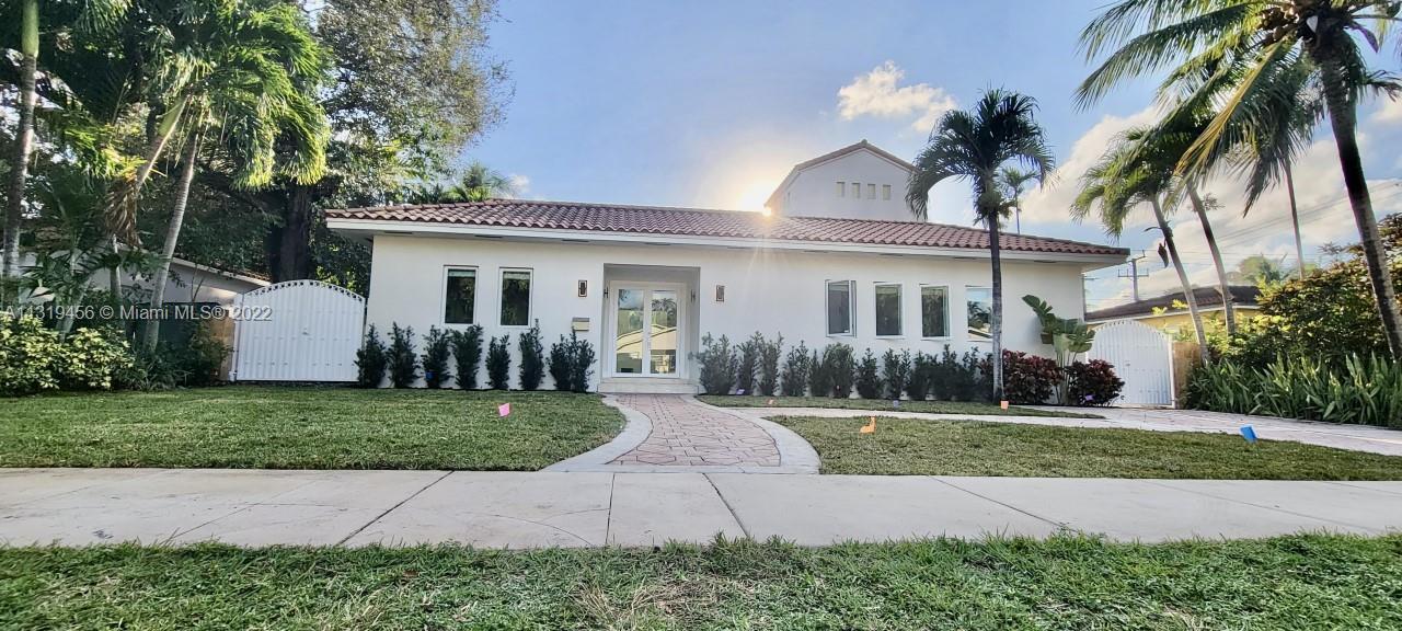 Photo of 226 Pinecrest Dr in Miami Springs, FL