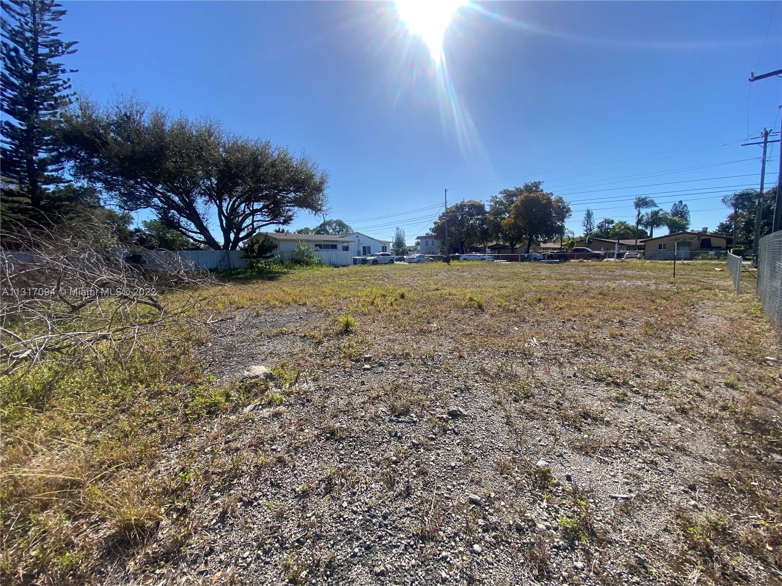 Photo of 2661/2665 Johnson St in Hollywood, FL