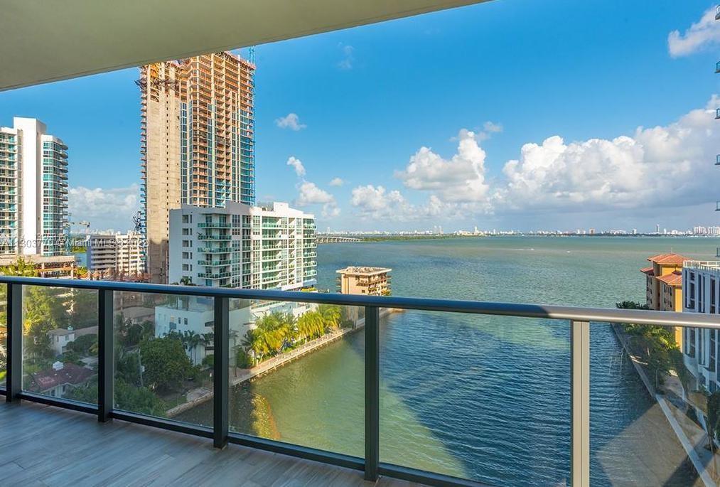 3 beds, 2.5 bath located at Icon Bay, has floor-to-ceiling windows inviting natural light. Flow thru