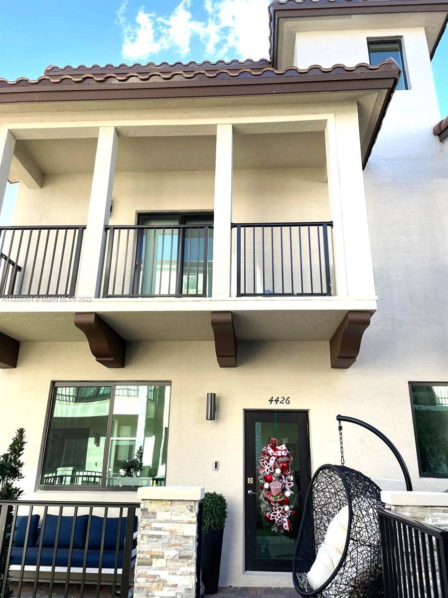 Photo of 4426 NW 83rd Pky in Doral, FL