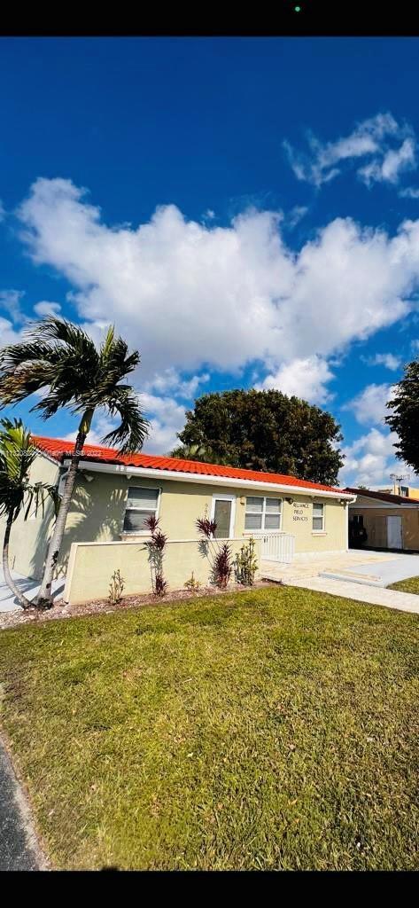 Photo of 9971 SW 40th St in Miami, FL
