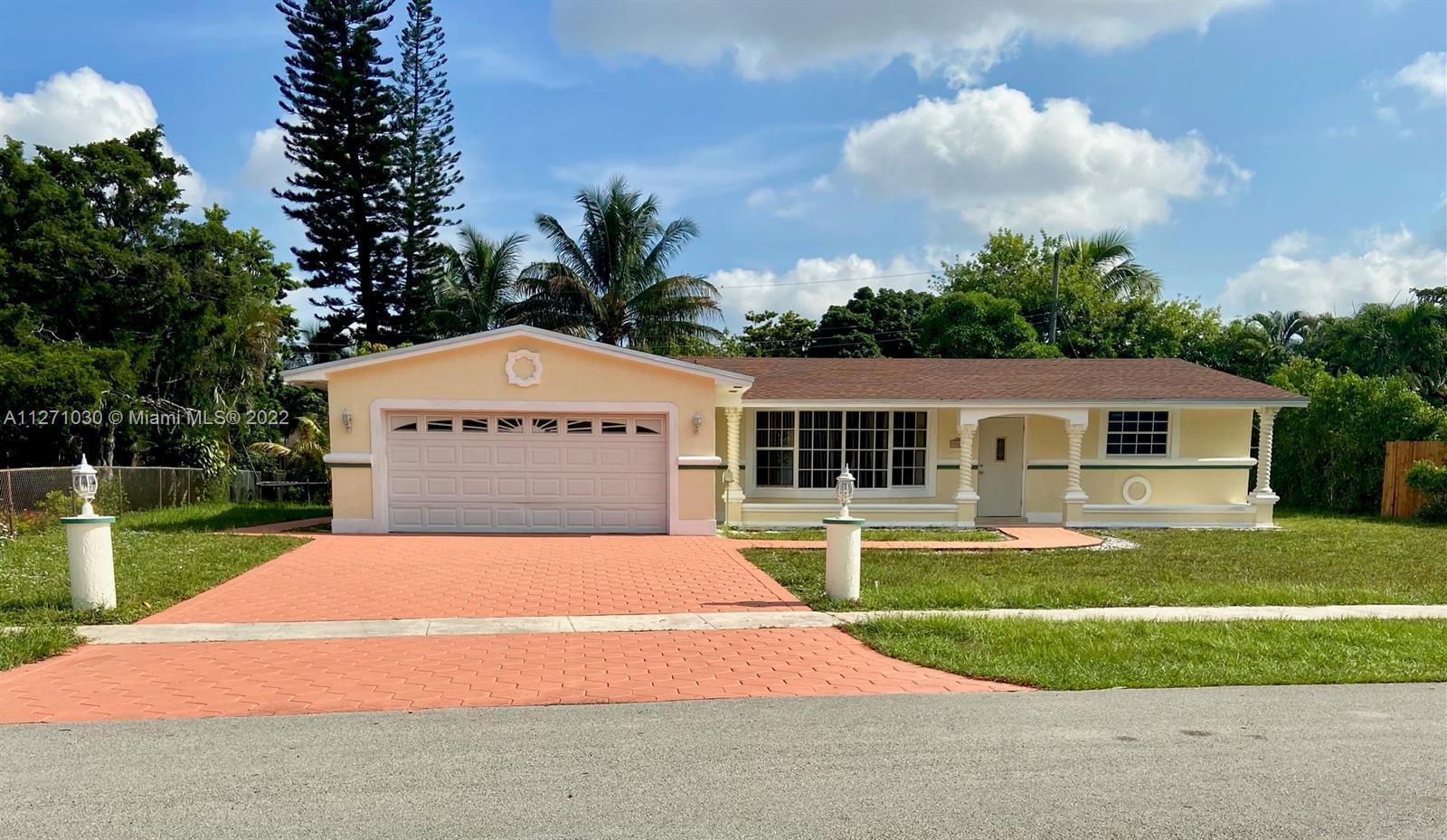 Photo of 4821 NW 8th St in Plantation, FL