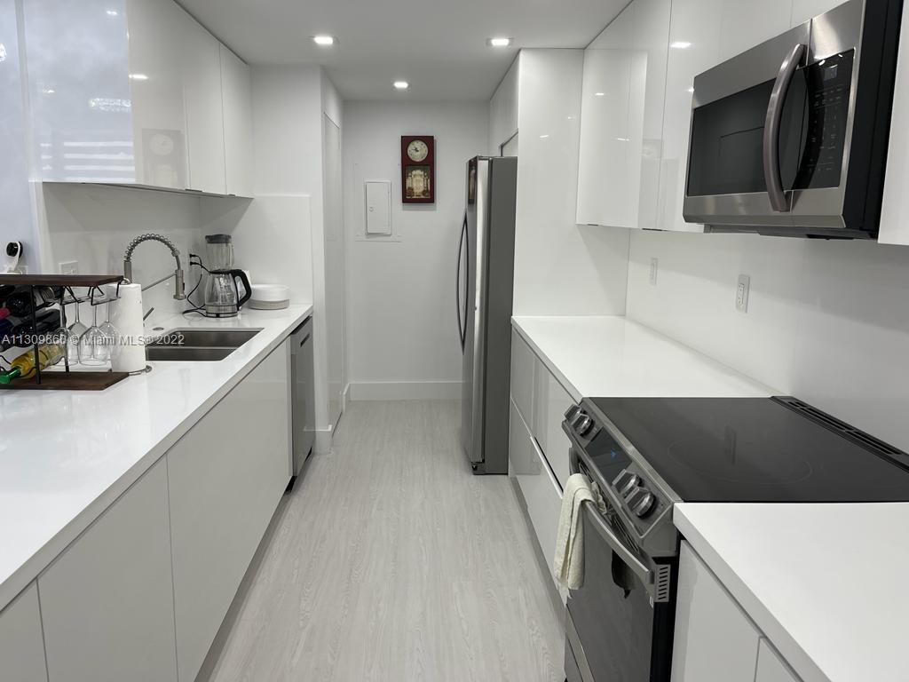 Come see this Beautiful newly renovated 1 Bedroom plus den/2nd bedroom in the Coveted and Luxurious 