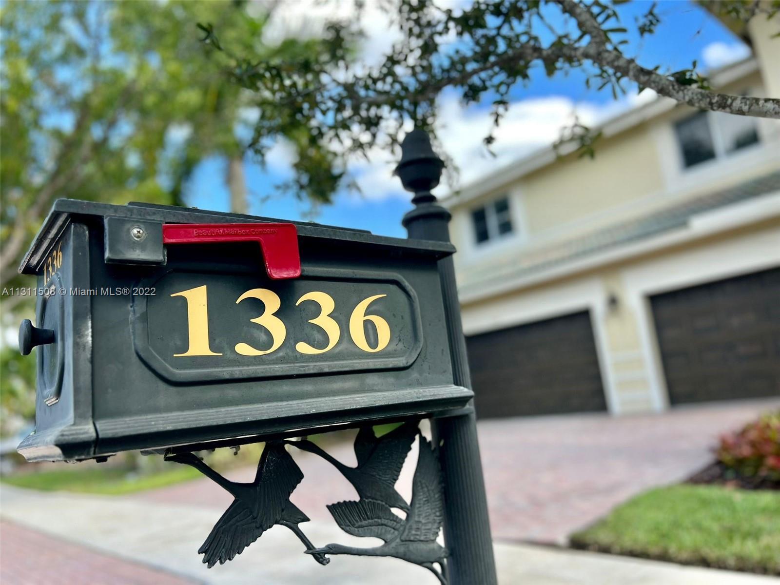 Photo of 1336 Crossbill Ct in Weston, FL