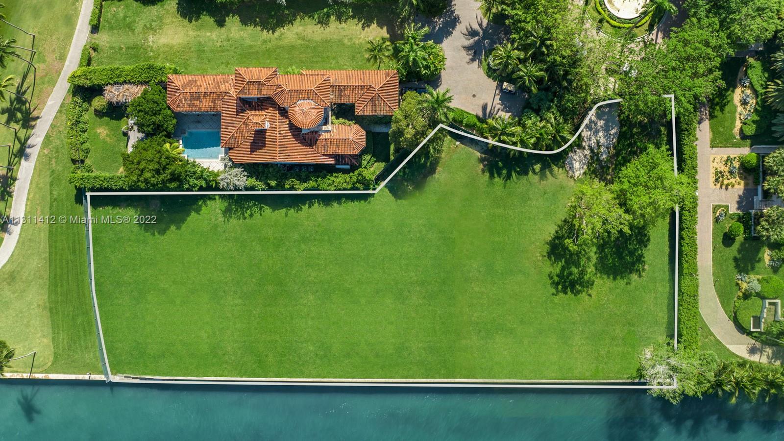 Photo of 6901 Valencia Dr in Miami Beach, FL