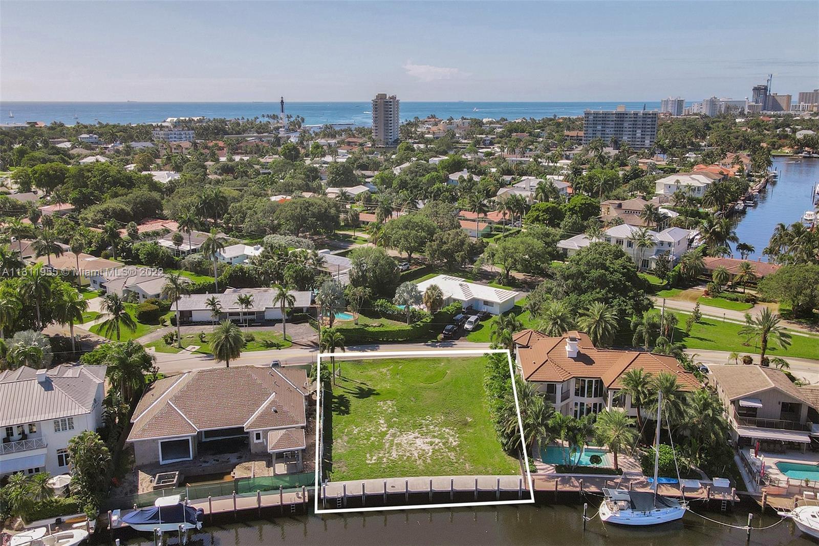 Photo of 2733 NE 26th Ave in Lighthouse Point, FL