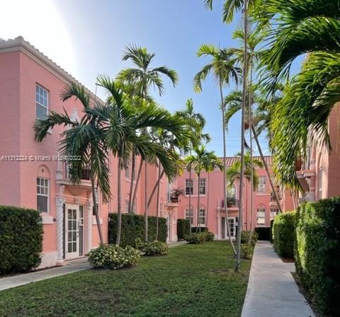 Mediterranean Charm in the Heart of Sobe - Cute 2nd Floor Apt w Hardwood Floors, Eat in Kitchen
and