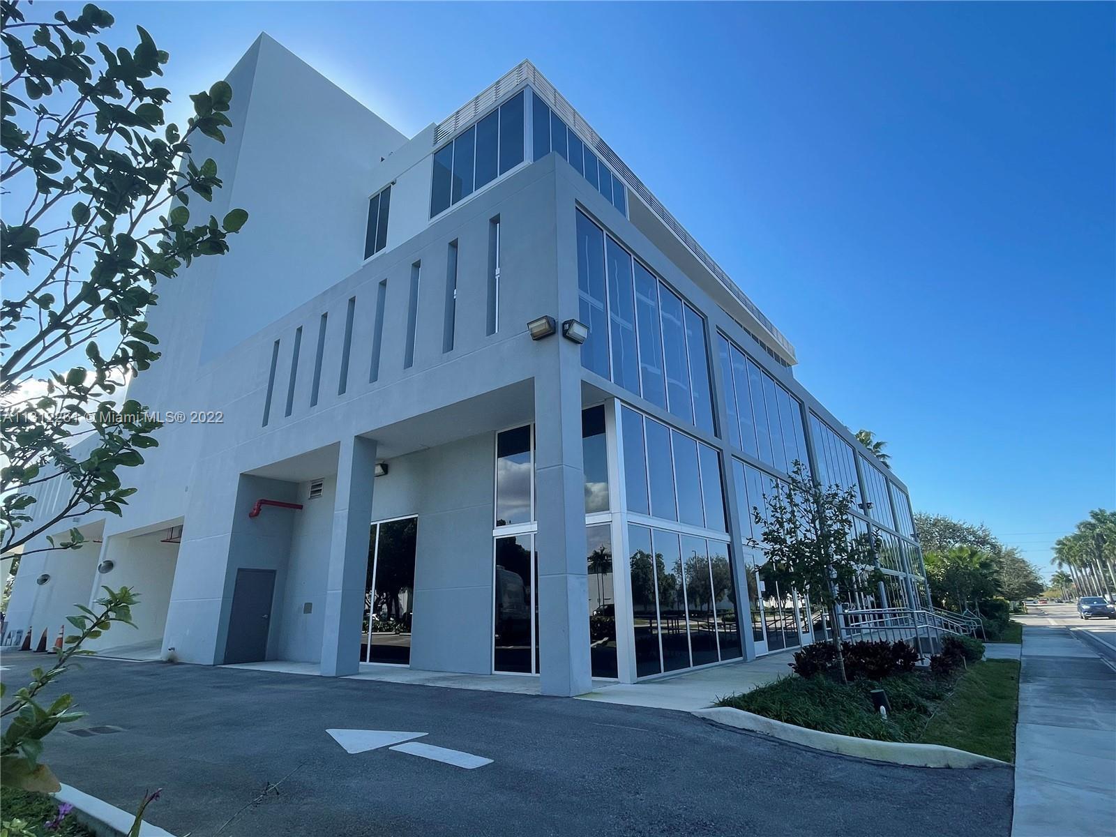 Photo of 10450 NW 33rd St #105 in Doral, FL