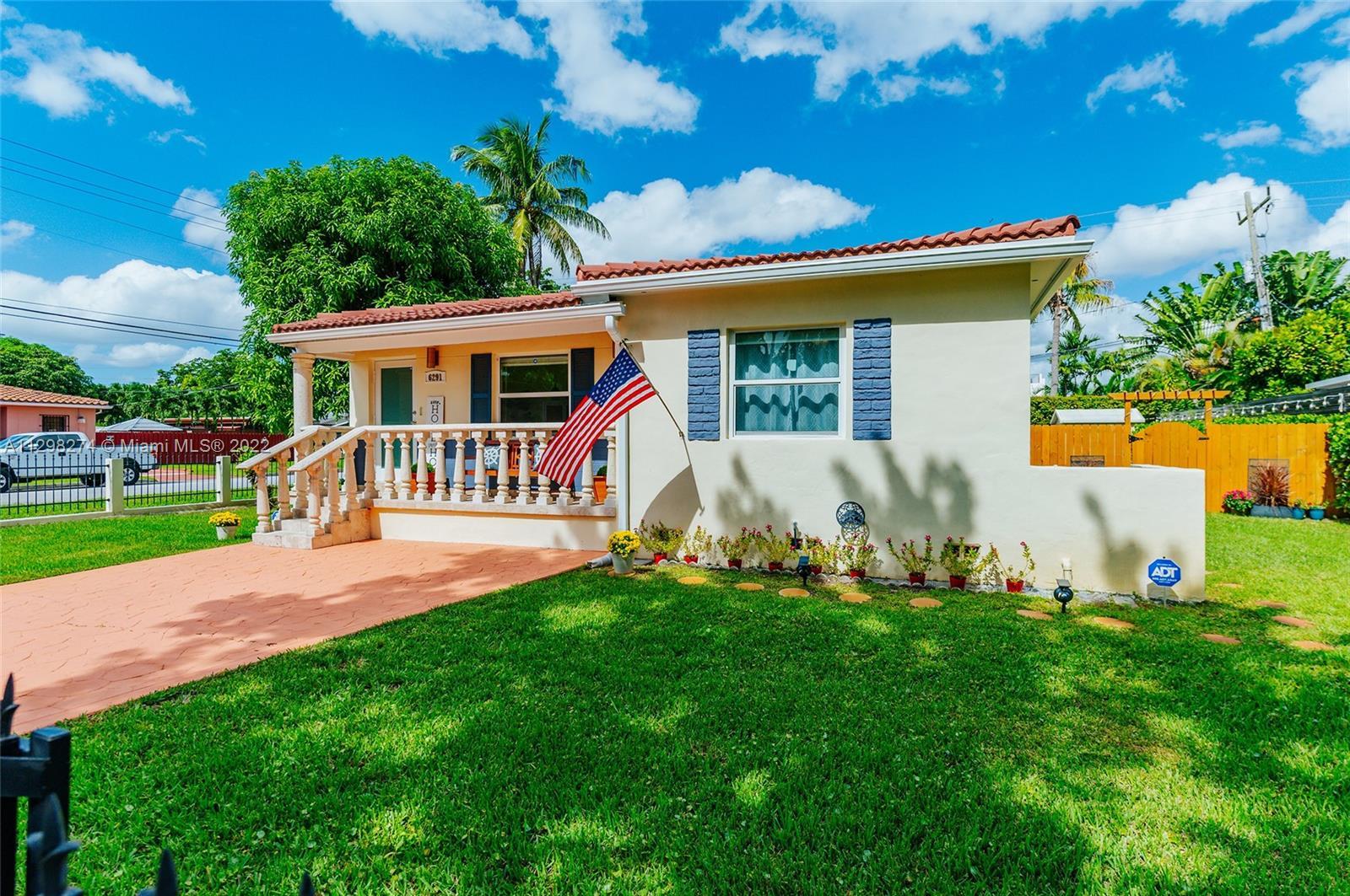 Photo of 6291 SW 10th St in West Miami, FL
