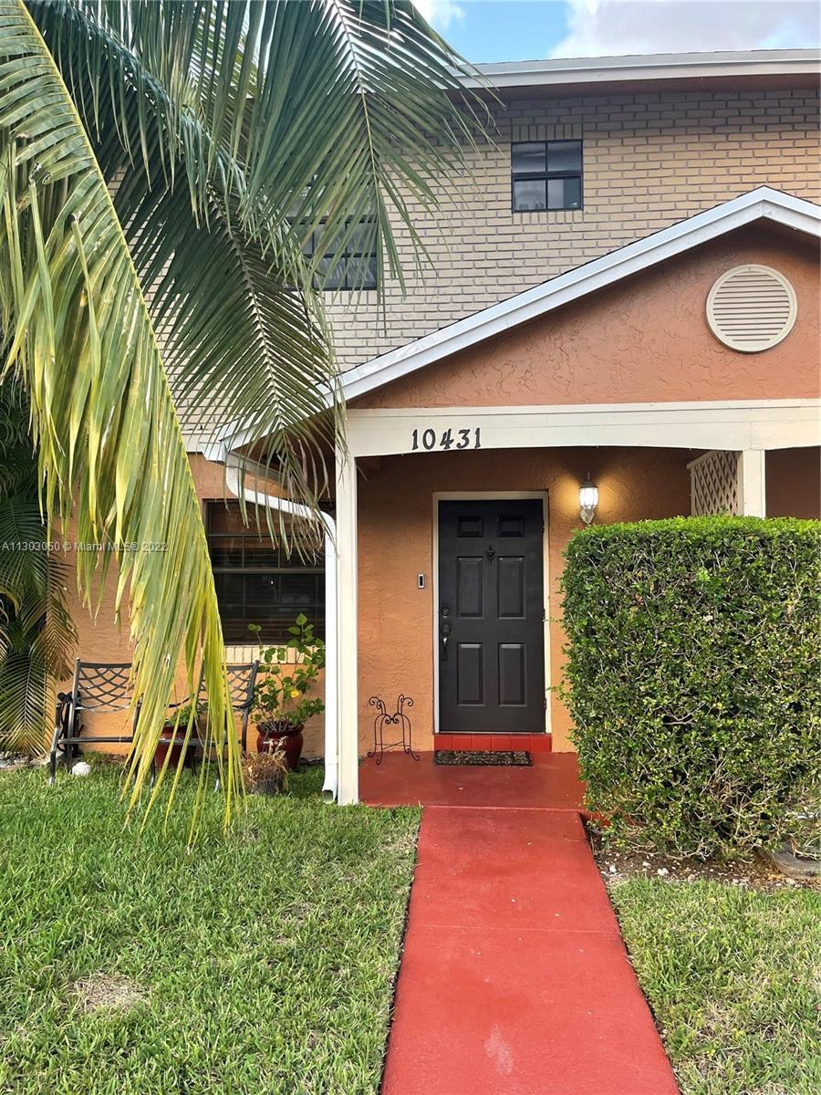 Photo of 10431 NW 3rd St in Pembroke Pines, FL