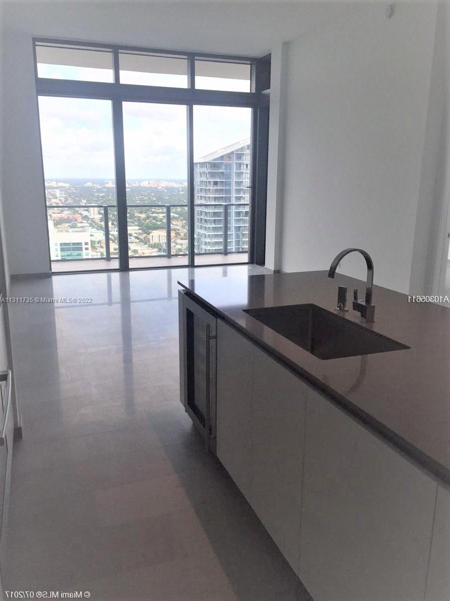 Photo of 68 SE 6th St #1406 in Miami, FL