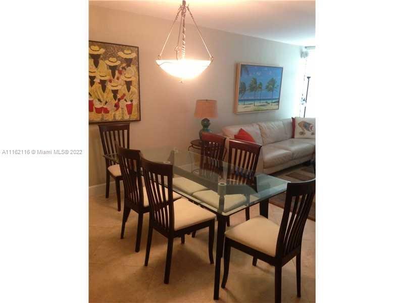 Photo of 350 Grapetree Dr #403 in Key Biscayne, FL