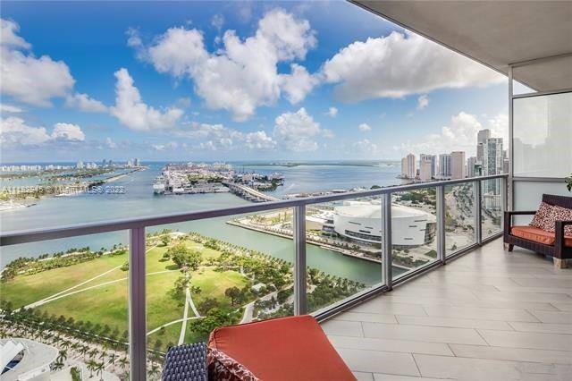 Breathtaking views await you from this 1,557 S.F. custom finished 2/2.5 at Marquis Residences Miami.