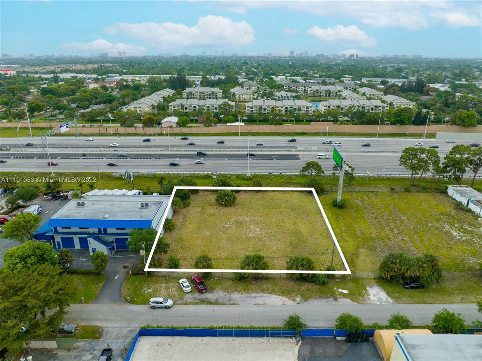 FOR LEASE - Amazing opportunity will build to suit. 28,000 sq ft lot. Can build up to a 5000 square-foot building with ample parking,I1 zoned,I95 Frontage on a great street.