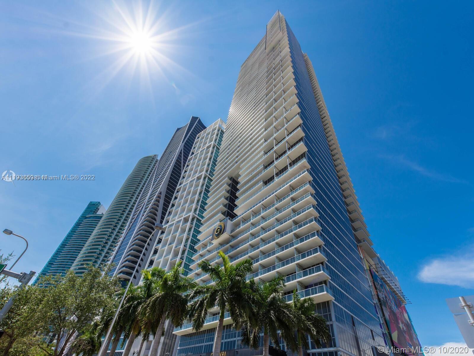 Exquisite 2 Bed | 2.5 Bat with stunning views of the Bay, Miami Beach & Sunsets! Foyer entry with pr