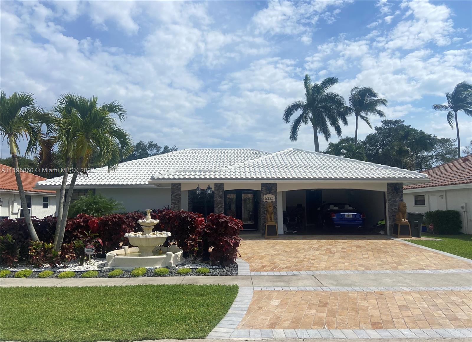 Photo of 5223 Deerhurst Crescent Cir in Boca Raton, FL