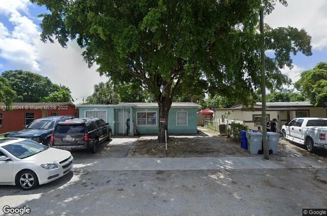 Great investment property with a huge lot of 5,143 sqft. The property is currently rented for $2,000