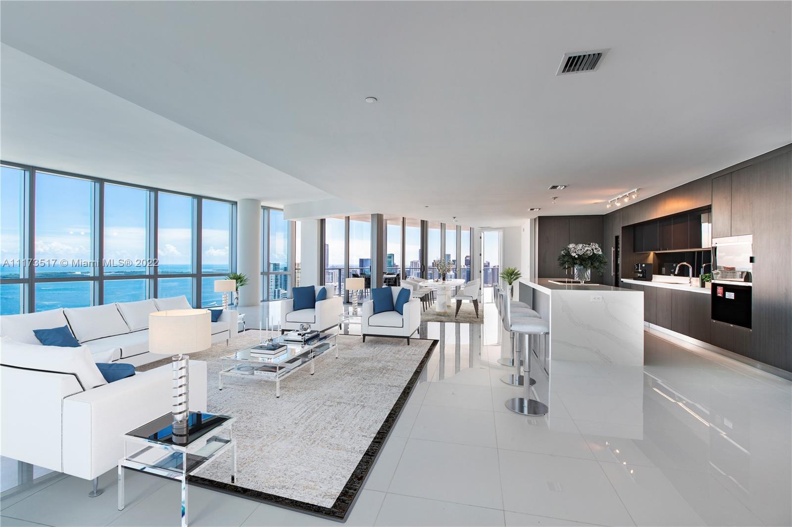 Spectacular 4 bedroom, 5 bathroom penthouse unit with bonus den in Miami’s iconic Paramount Miami Wo