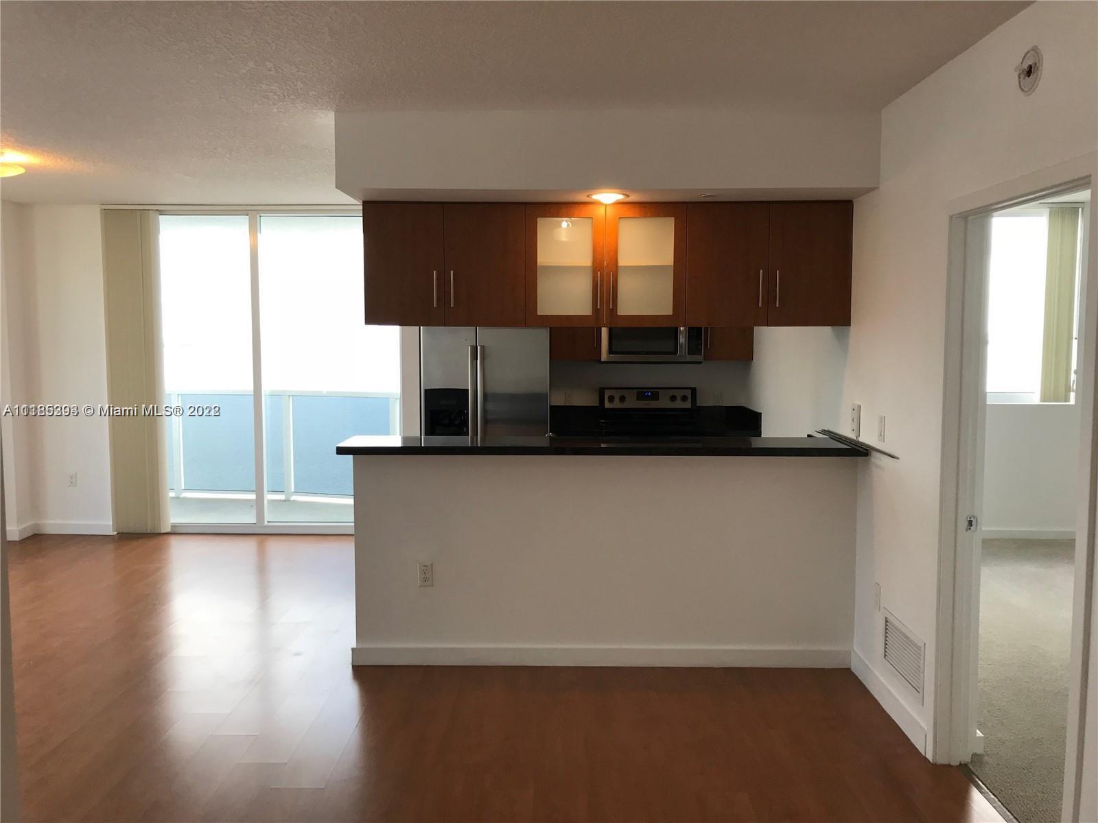 VERY LARGE 3 BEDROOM UNIT AT 23 BISCAYNE CONDO, AMAZING OCEAN VIEW FROM THE BALCONY, CONDO HAS A GRE