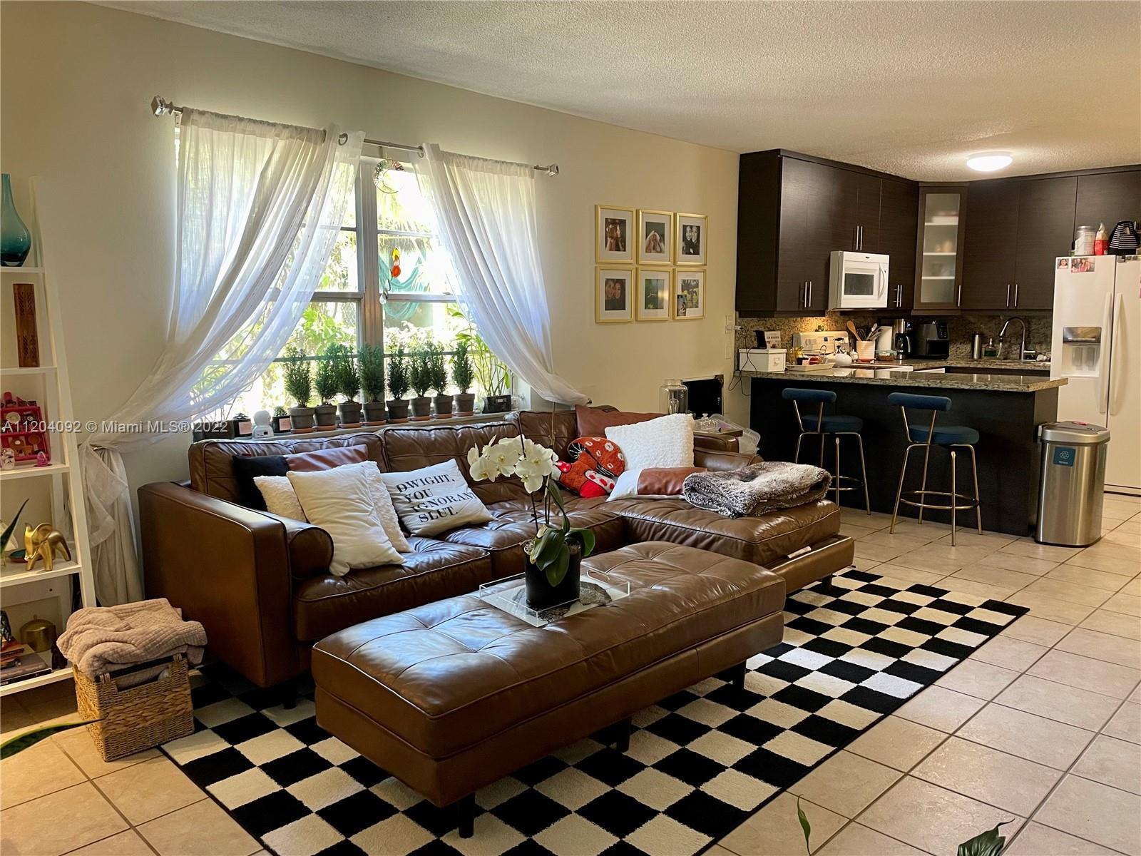 Charming and cozy 1 bedroom apt in boutique building in the heart of Miami Beach, just minutes from 