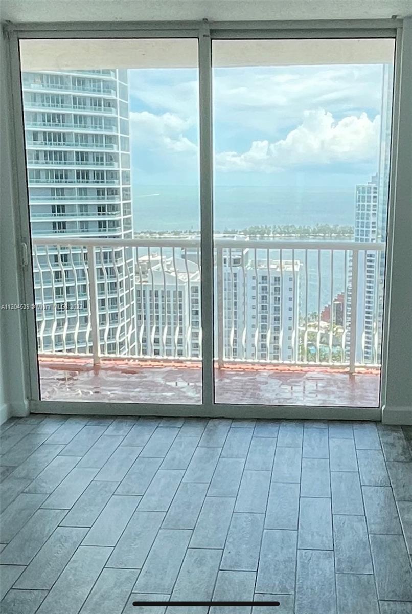 In the heart of Brickell, 41st Floor unit, great water views and view to the pool. W/D in unit. New 